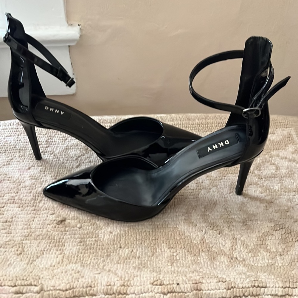 DKNY Woman's Pumps